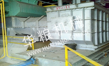 Waste incineration feed discharge conveying equipment